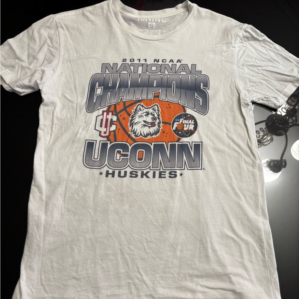 UConn Huskies 2011 NCAA Champions T-Shirt